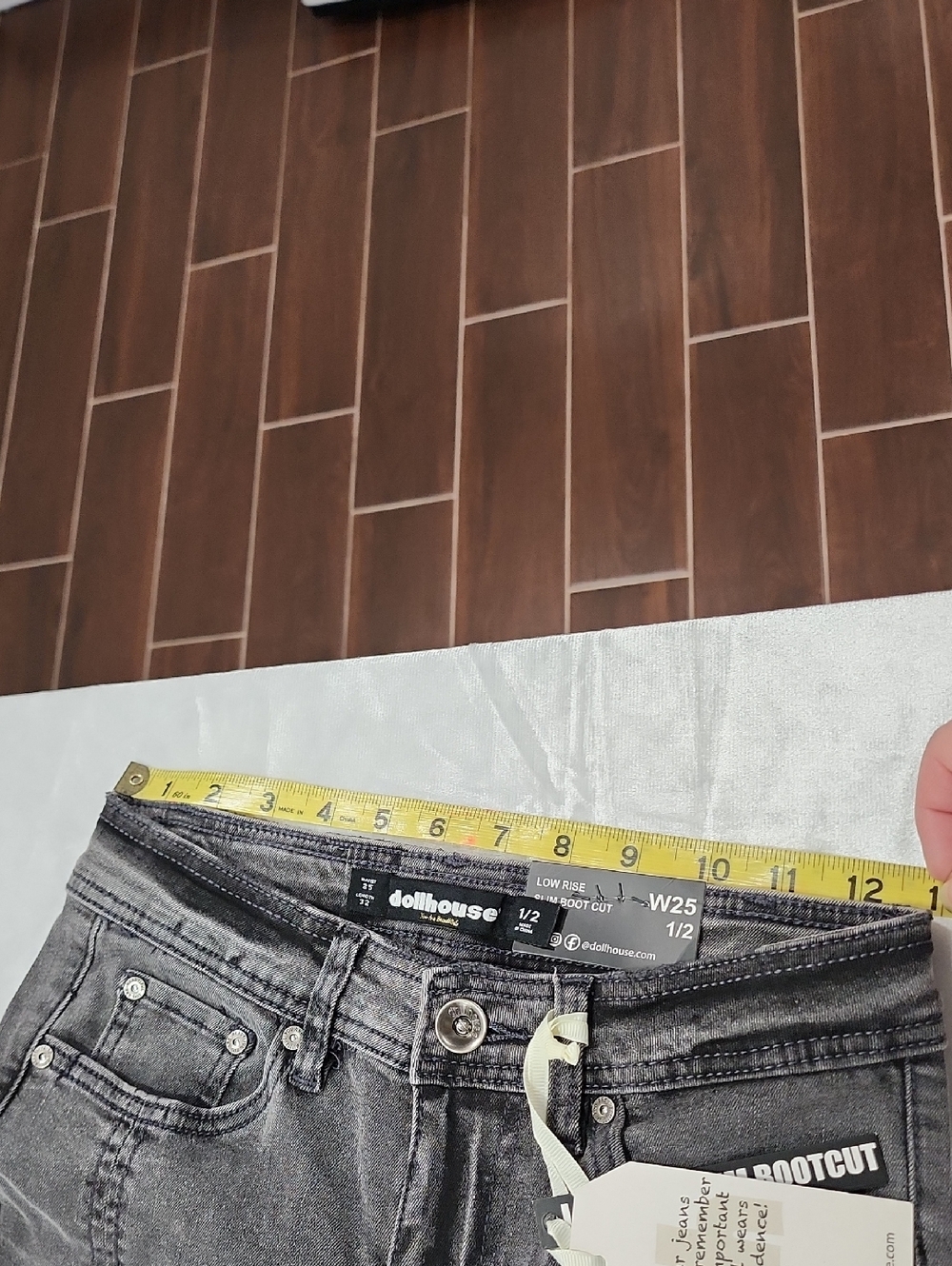 Dollhouse Nikki Jeans Low Rise Slim Boot Cut. Size 1/2. Waist 25". Length 32". - Picture 15 of 16
